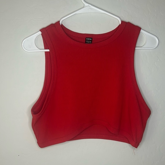 Red crop top - Picture 1 of 2